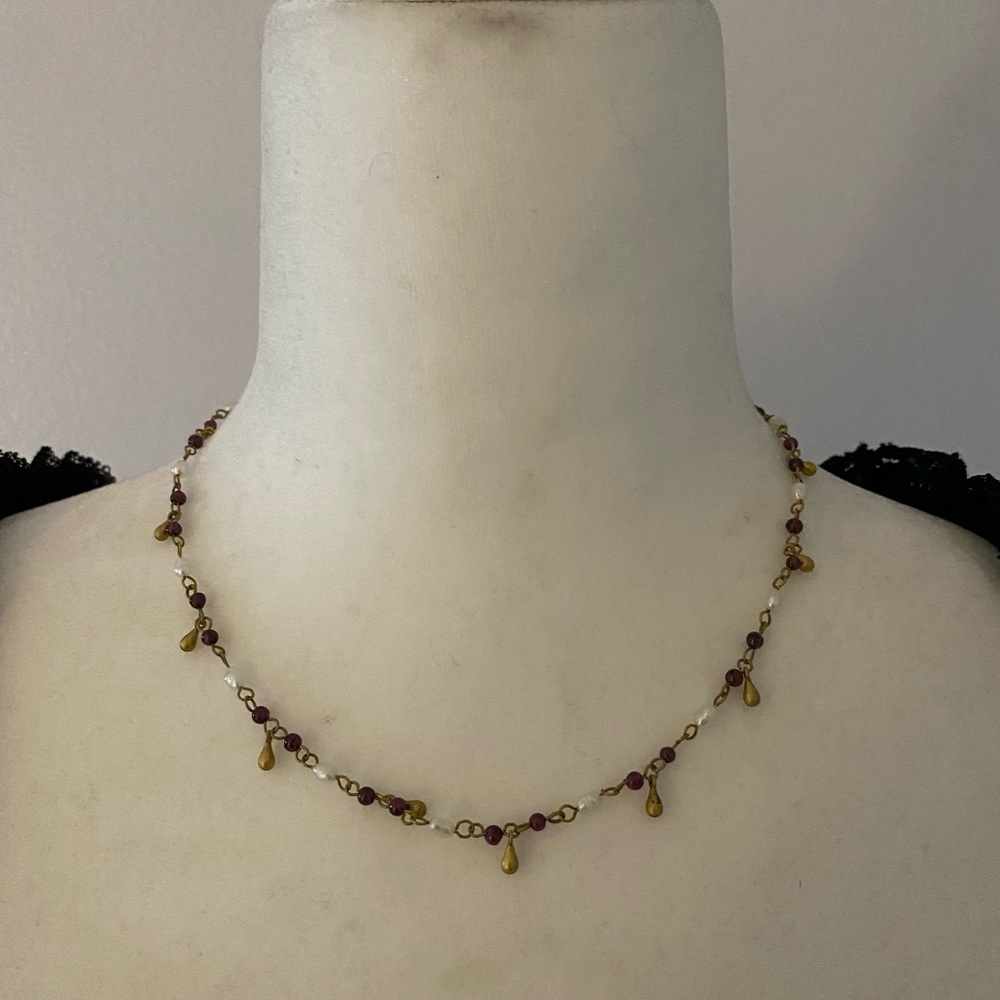 Chic Gold and Red Beaded Necklace
